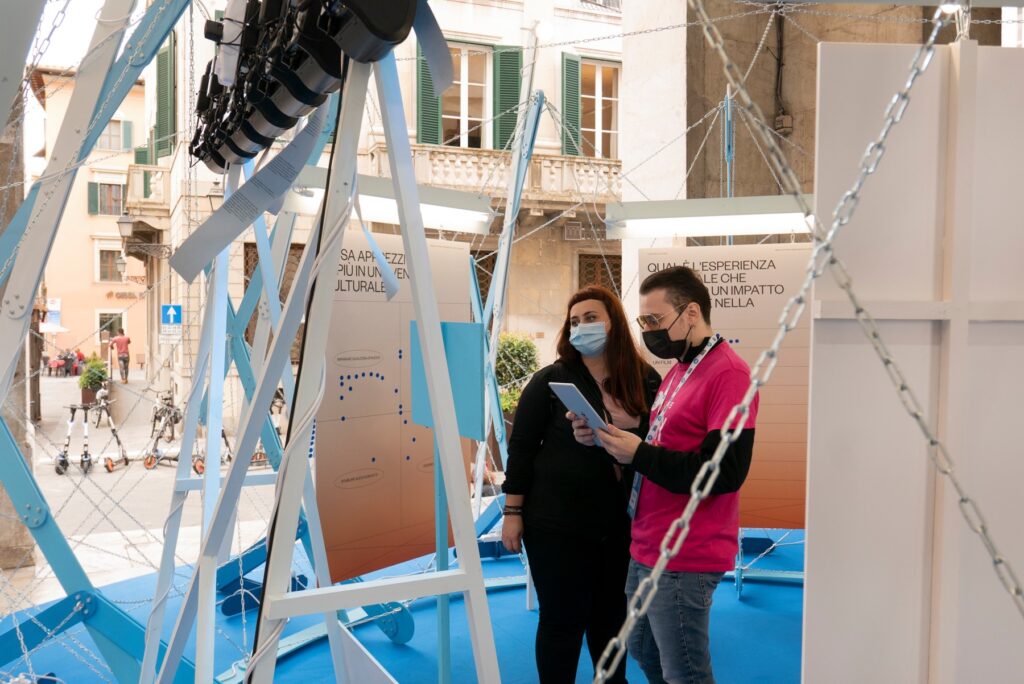 Me-Mind installation at Internet Festival: volunteers at work